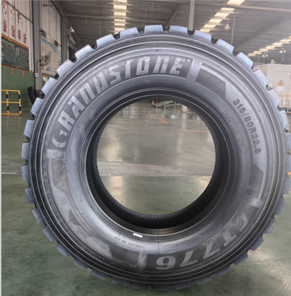 PNEUMATICS DE 22 CAPES 315/80R22.5 AMB PATRÓ GT776